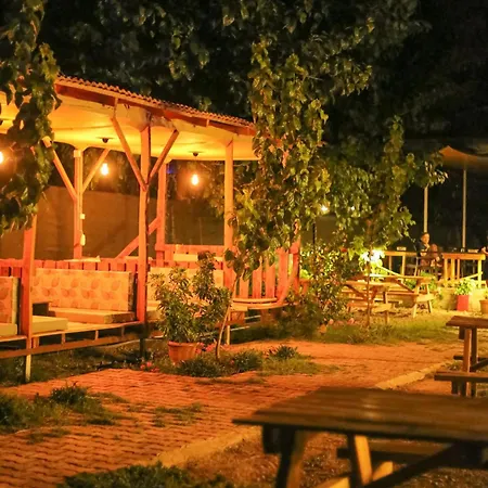 Atlas Bungalows Homestay *